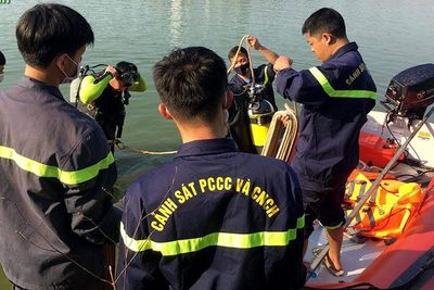 Phú Thọ: Tìm thấy thi thể người đàn ông tử vong tại hồ công viên Văn Lang