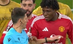 Sao trẻ Man Utd nhận lời khen vì xin trọng tài không thổi phạt đền đối thủ