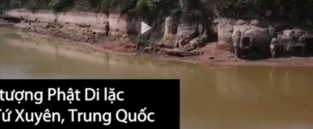 Cận cảnh tượng Phật 1.300 tuổi ở Trung Quốc bất ngờ nổi lên trên mặt hồ