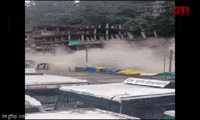 Video: Lở đất kinh hoàng quét sạch gần 10 tòa nhà cao tầng chỉ trong chớp mắt