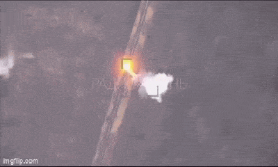 Clip: Tên lửa Nga tấn công trực diện, hạ gục xe tăng của Ukraine